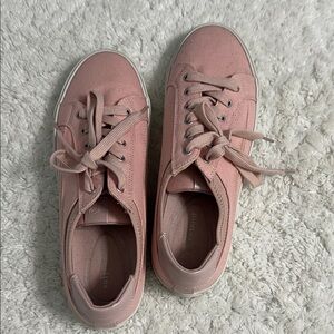 easy Spirit Pink Canvas Sneakers